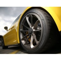 Dunlop abroncsokat kap az új Porsche